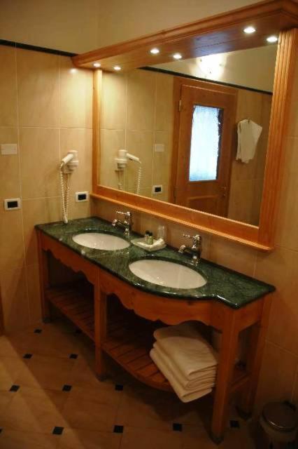 Nature Wellness Hotel Renato วีโก ดี ฟาสซา ภายนอก รูปภาพ